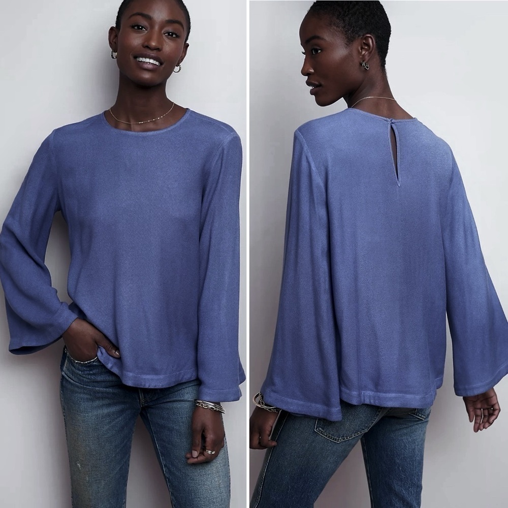 Anthropologie Cloth & Stone Long Bell Sleeve Blue Top Blouse Sz M Medium shirt